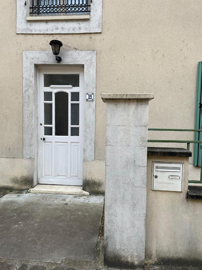 Appartement T3-Balcon Plein Sud-Acces Direct Au Bord Du Loing à Moret-sur-Loing Extérieur photo